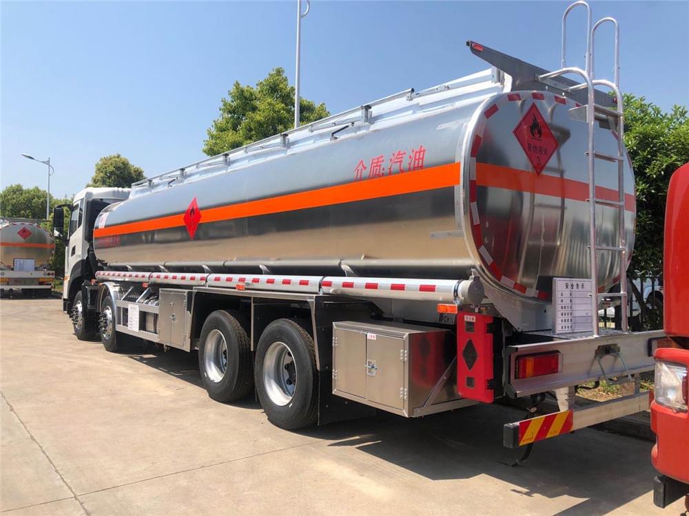 25.2國六東風天龍前四后八鋁合金運油車圖片4